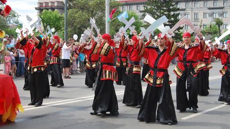 v_krasnoyarske_v_chest_dnya_goroda_proshel_karnaval_foto_thumb_main.jpg