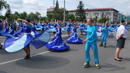v_krasnoyarske_v_chest_dnya_goroda_proshel_karnaval_foto_thumb_main.jpg