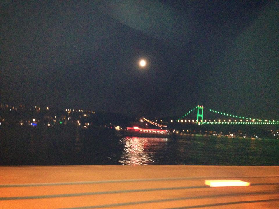 Истамбул Луна  23072013.jpg