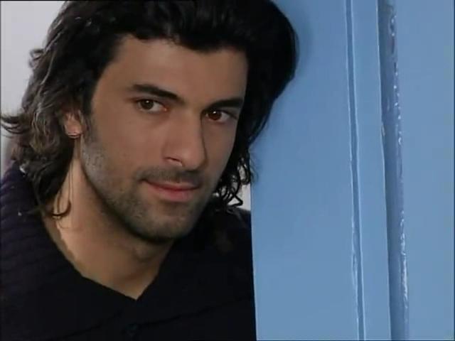 Fatmagulun.Sucu.Ne.BL.15.DVBRip.XviD.force13~1.avi_snapshot_00.12.20_[2013.02.01_00.26.02].jpg