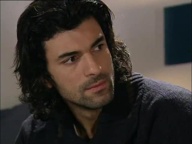 Fatmagulun.Sucu.Ne.BL.15.DVBRip.XviD.force13~1.avi_snapshot_00.17.32_[2013.02.01_00.30.07].jpg