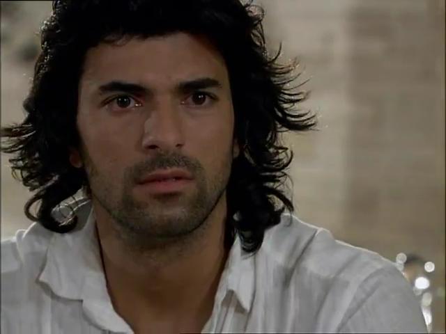 Fatmagülün Suçu Ne 3.Bölüm.flv_snapshot_00.24.47_[2013.02.11_21.59.41].jpg