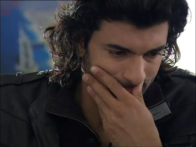 Fatmagülün Suçu Ne 11.Bölüm.flv_snapshot_00.10.16_[2013.02.20_23.24.55].jpg