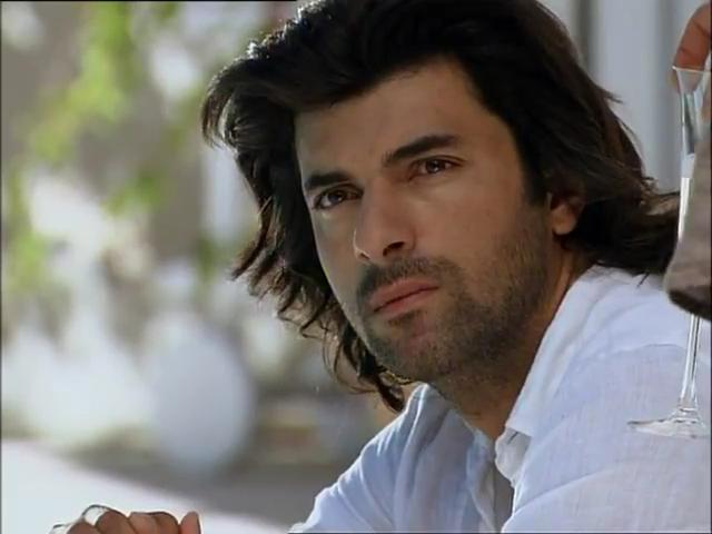 Fatmagülün Suçu Ne 2.Bölüm.flv_snapshot_01.04.19_[2013.02.22_00.23.11].jpg