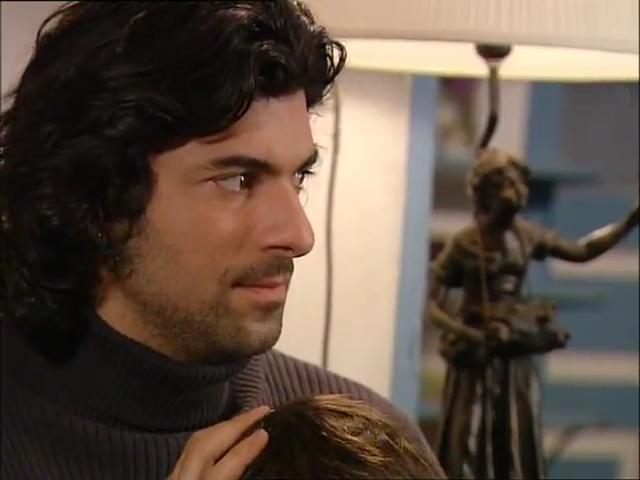Fatmagülün Suçu Ne 27.Bölüm.flv_snapshot_00.18.26_[2013.02.23_23.43.31].jpg