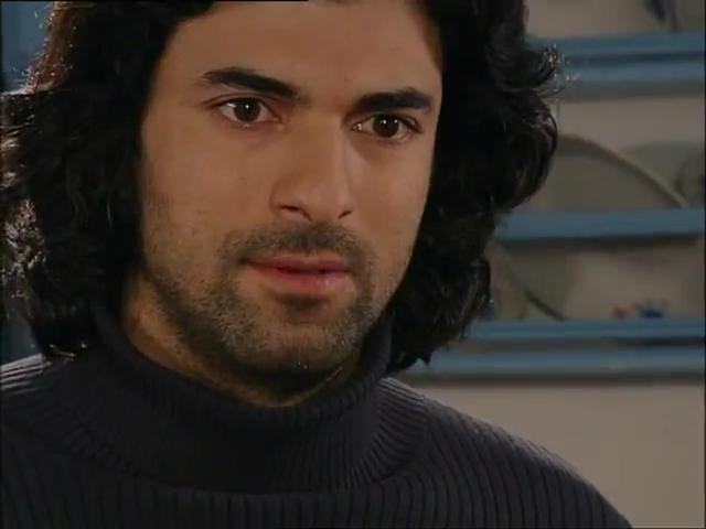 Fatmagülün Suçu Ne 27.Bölüm.flv_snapshot_00.36.03_[2013.02.24_00.04.01].jpg