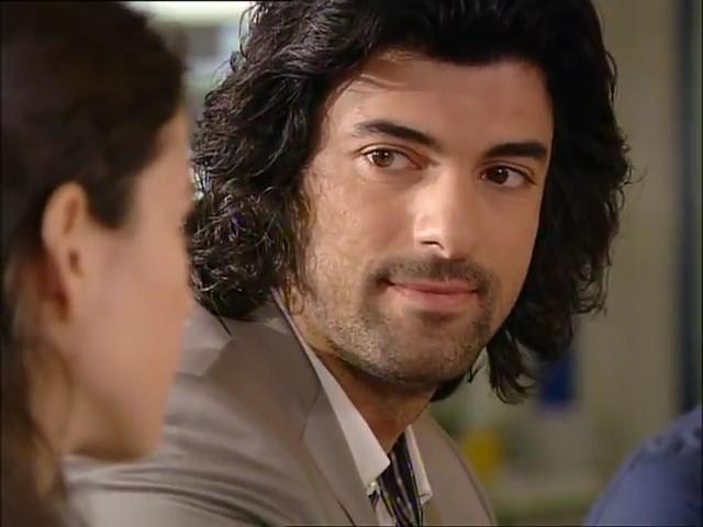 Fatmagülün Suçu Ne 28.Bölüm.flv_snapshot_00.28.45_[2013.02.24_23.31.41].jpg