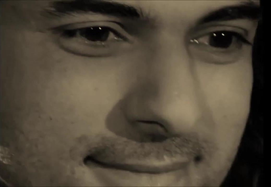 LOVE ME - Video Dailymotion.flv_snapshot_03.30_[2013.02.28_23.28.39].jpg