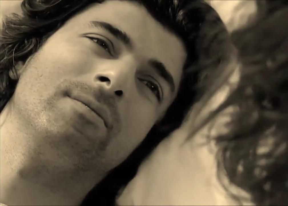 LOVE ME - Video Dailymotion.flv_snapshot_04.24_[2013.02.28_23.30.00].jpg